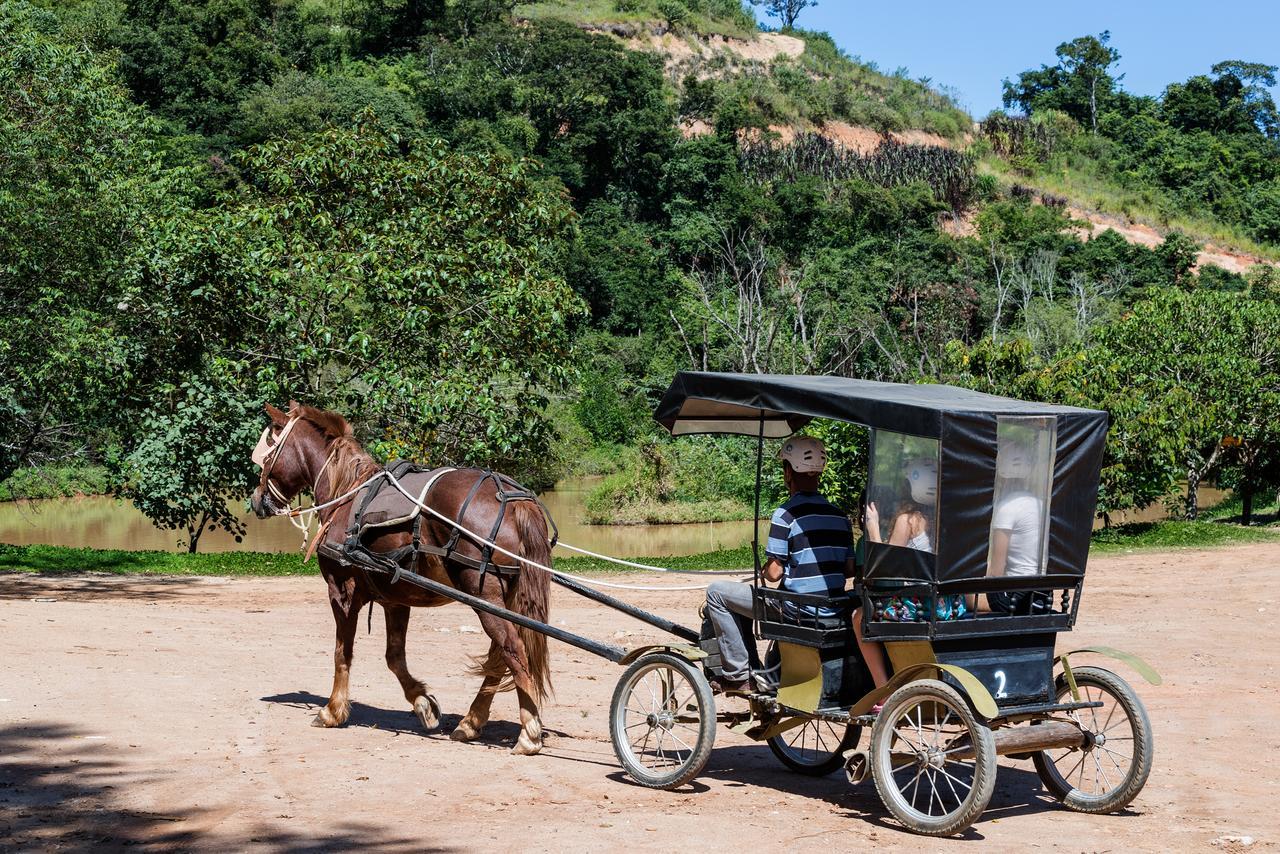 Hotel Fazenda Terra Dos Sonhos Bueno Brandao Bagian luar foto